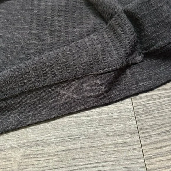 Lululemon Men's Metal Vent Tech Short Sleeve Henley 2.0 - Black - Picture 6 of 8